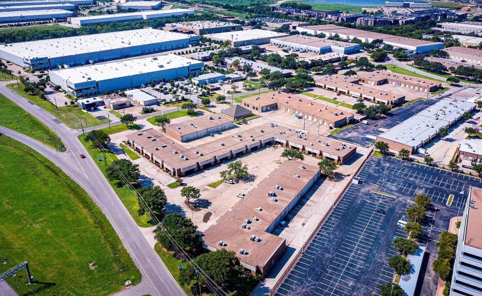 6,496 SF Flex Space in Farmers Branch, TX Photo